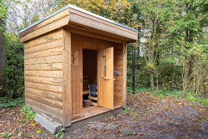 001 Luxe 4 persoonsvakantiehuis met sauna en bubbelbad, natuurrijk gelegen in Westerbork