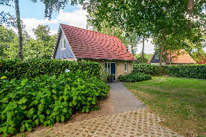 Vrijstaand 6 persoons landhuis aan het water op een vakantiepark in Westerbork