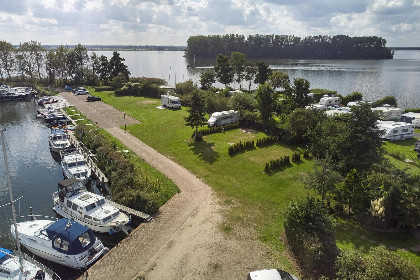 001 Camperplaats