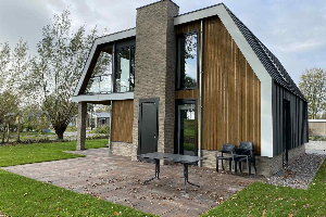 Luxe vrijstaande 8 persoons villa, met sauna, in Flevoland