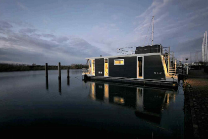 011 Fijne 4 6 persoons havenlodge in Lelystad vlakbij de Oostvaardersplassen en Bataviastad