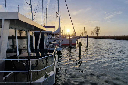 017 Fijne 4 6 persoons havenlodge in Lelystad vlakbij de Oostvaardersplassen en Bataviastad