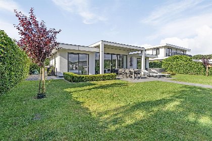 026 Bloem Nr. 315 | 6 pers. Jacuzzi
