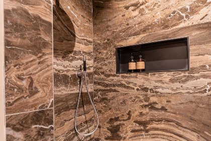 009 Bloem Nr. 354 | 8 Pers. Jacuzzi