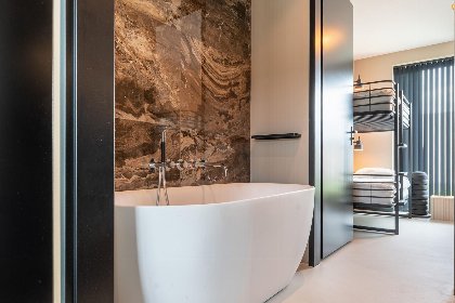 012 Bloem Nr. 354 | 8 Pers. Jacuzzi