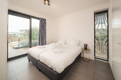 008 Bloem Nr. 591 | 8 Pers. Hottub