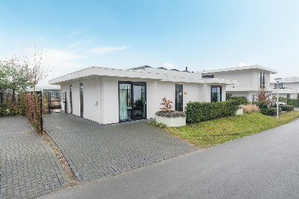 015 Bloem Nr. 591 | 8 Pers. Hottub