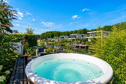 002 Golf Nr. 568 | 4 Pers. Hottub
