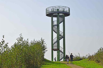 028 Heerlijke 6 persoons Lodge met buitenkeuken nabij Zeewolde in het Horsterwold