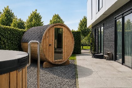 021 Maan Nr. 300 | 10 Pers. Hottub 021 Maan Nr. 300 | 10 Pers. Hottub
