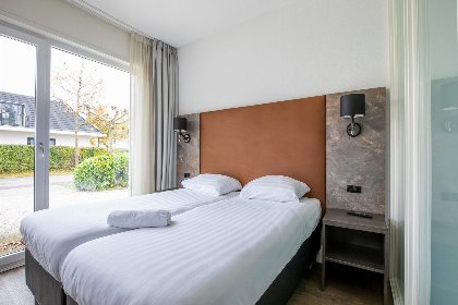 014 Oeverzwaluw Nr. 209 | 12 Pers. Jacuzzi 