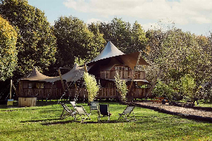 Uniek 6 persoons Glampingverblijf, met hottub, nabij Zeewolde in het Horsterwold