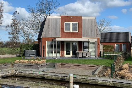 001 Sneekermeer 6p. Wellness