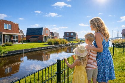 012 Sneekermeer 8p. met jacuzzi 012 Sneekermeer 8p. met jacuzzi