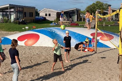013 Sneekermeer 8p. met jacuzzi 013 Sneekermeer 8p. met jacuzzi