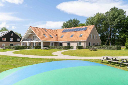 051 Luxe 20 persoons groepsaccommodatie in de Vleien op Ameland