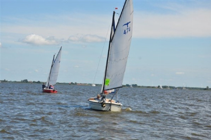 018 Vrijstaande 5 tot 6 persoons bungalow aan het open water op een bungalowpark in Friesland