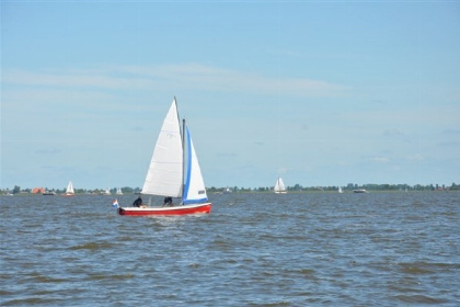 019 Vrijstaande 5 tot 6 persoons bungalow aan het open water op een bungalowpark in Friesland