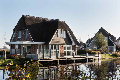 005 Luxe 10 persoons villa met sauna aan het Tjeukemeer in Friesland