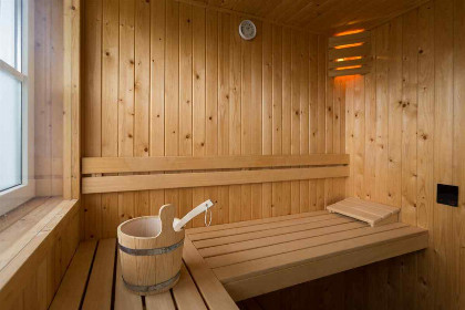 010 Luxe 10 persoons villa met sauna en bubbelbad aan het Tjeukemeer in Friesland