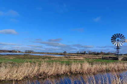 007 Knus appartement voor 2 personen met uitzicht op de haven in Earnewald, Friesland