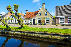 Sfeervol appartement voor 4 personen aan het water in Eastermar, Friesland