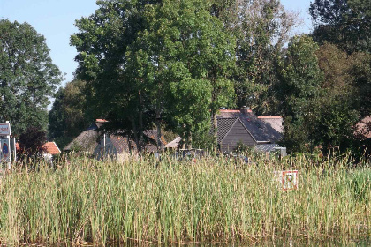 011 Heerlijk 6 persoons vakantiehuis aan het water in Friesland