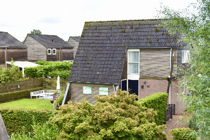 002 Een comfortabel vier persoons vakantiehuis met ruime tuin, nabij het Friese dorp Grou