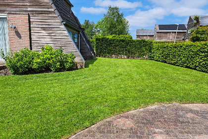 019 Een comfortabel vier persoons vakantiehuis met ruime tuin, nabij het Friese dorp Grou