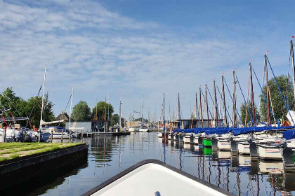 017 Knusse 2 4 persoons havenlodge in het watersportdorp Heeg