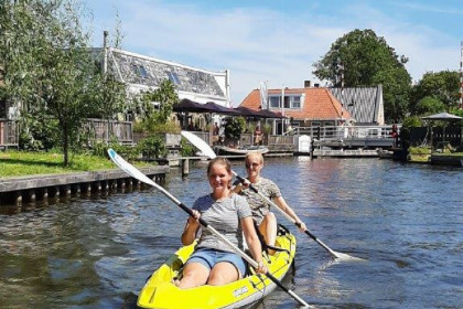 022 Knusse 2 4 persoons havenlodge in het watersportdorp Heeg