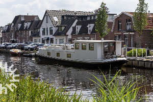 Schitterende 2 persoons woonboot in het centrum van Heerenveen