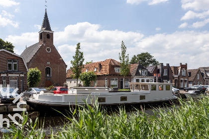 007 Schitterende 2 persoons woonboot in het centrum van Heerenveen