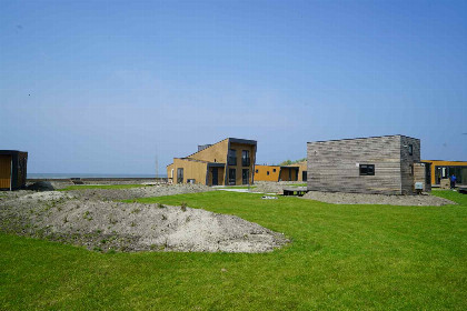 005 Gezellig Tiny House voor 2 personen aan het IJsselmeer op een vakantiepark in Hindeloopen