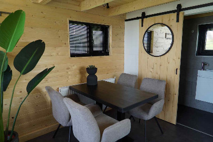 013 Gezellig Tiny House voor 2 personen aan het IJsselmeer op een vakantiepark in Hindeloopen