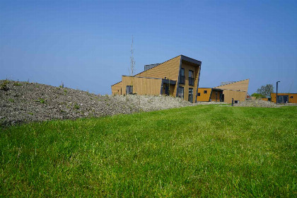 019 Ruime chalet voor 10 personen aan het IJsselmeer op een vakantiepark in Hindeloopen