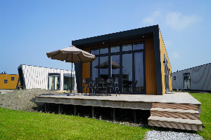 Sfeervol 6 persoons chalet aan het IJsselmeer op een vakantiepark in Hindeloopen