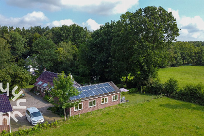 004 Gezellig 4 persoons vakantiehuis gelegen in een prachtige omgeving in Friesland