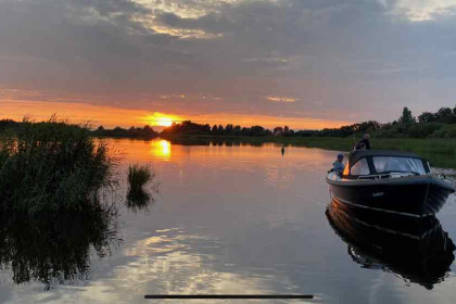 031 8 persoons huisdiervriendelijke wellnessvilla met sauna aan de Friese Meren