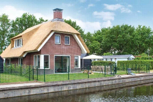 Kindvriendelijke villa voor 10 personen aan het water in Friesland