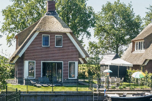 Kindvriendelijke villa voor 8 personen aan het water in Friesland