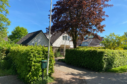 011 Vrijstaand 8 2 pers. vakantiehuis direct aan het water in Idskenhuizen