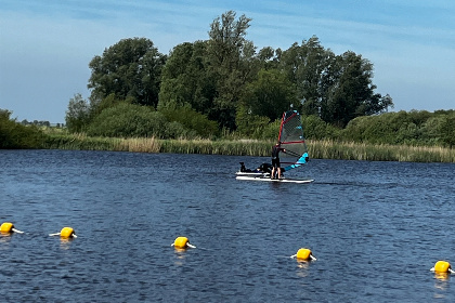 035 Vrijstaand 8 2 pers. vakantiehuis direct aan het water in Idskenhuizen