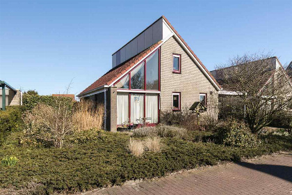 015 Heerlijk 6 persoons villa in Koudum nabij mooie Friese meren