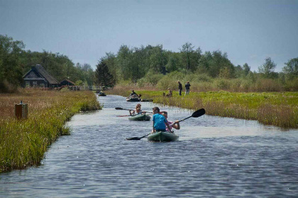 017 Gezellige 4 persoons lodge op vakantiepark Eigen Wijze