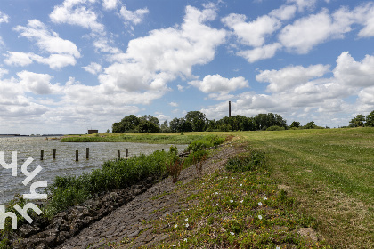 008 Leuke 6 persoons vakantiewoning 100 meter van strand