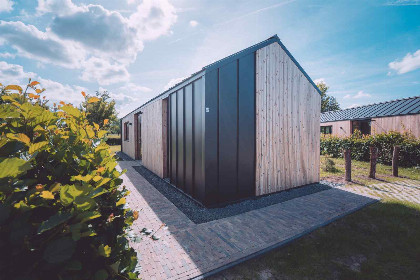 002 Luxe 4 persoons tiny house op vakantiepark Eigen Wijze