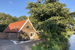 6 persoons boerderijhuisje vlakbij het Sneekermeer