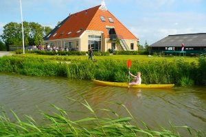 Prachtig gelegen groepsaccommodatie voor 16 personen in Friesland