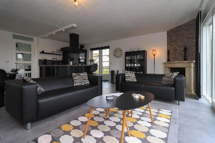 009 Luxe 8 persoons Vissersvilla op Beach Resort Makkum aan het IJsselmeer